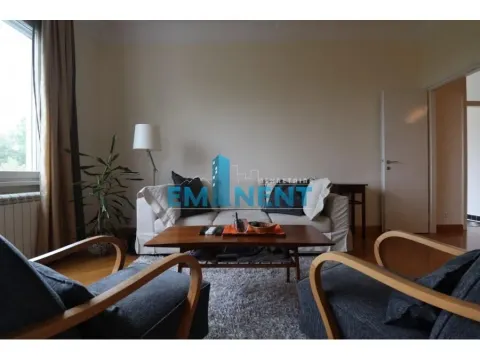 Izdavanje, trosoban stan, 90m², Vračar Sve Podlokacije, Beograd - image 2