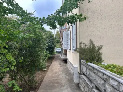 Izdavanje, dvosoban stan, 100m², Kalimanj, Tivat - image 13