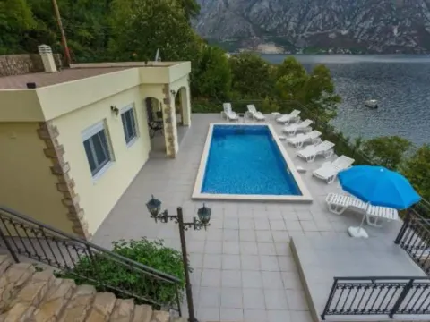 Prodaja, kuća, 358m², Kostanjica, Kotor - image 2