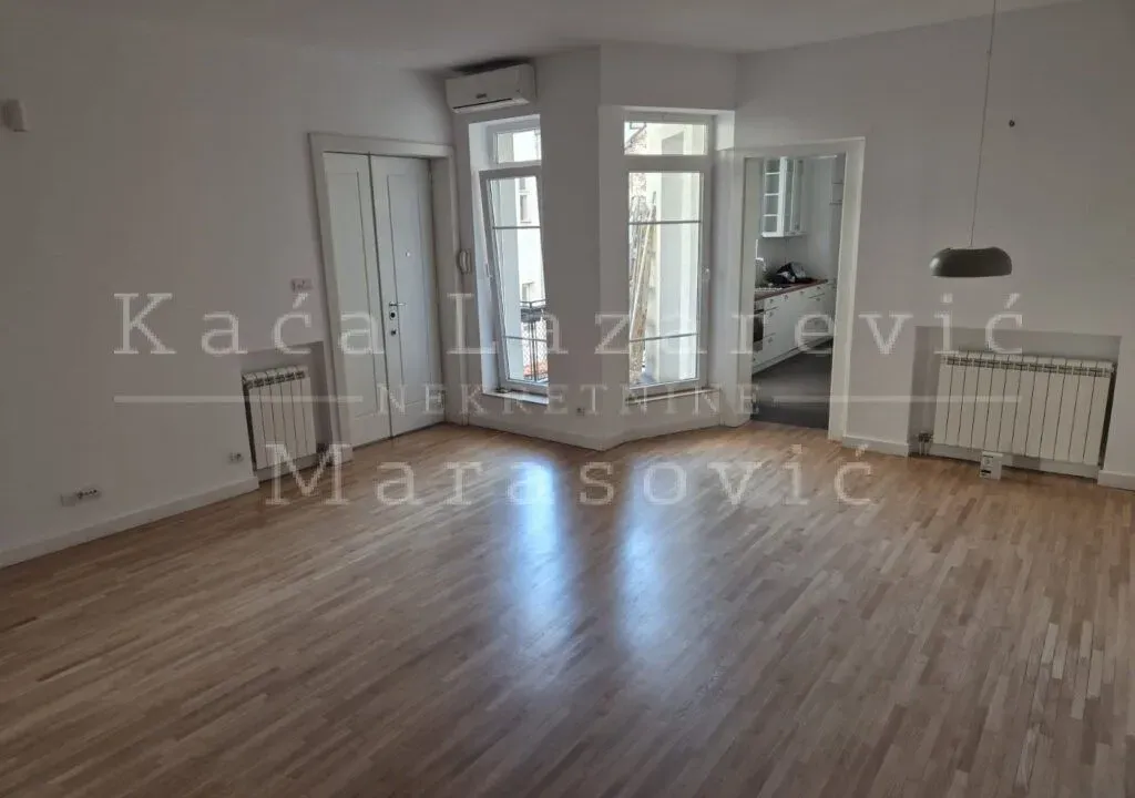 Izdavanje, četvorosoban stan, 98m², Skadarlija, Beograd