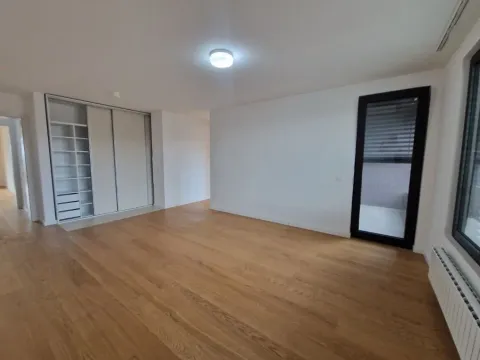 Izdavanje, petosoban stan, 155m², Stari Grad, Beograd - image 12