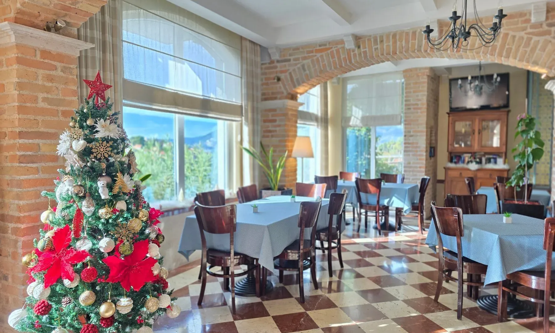 Prodaja, ugostiteljski objekat, 1200m², Sveti Stefan, Budva