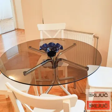 Izdavanje, trosoban stan, 75m², Centar, Novi Sad - image 10