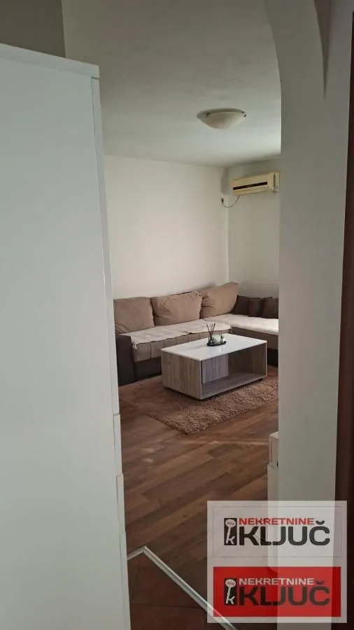Izdavanje, jednosoban stan, 41m², Bulevar Oslobodjenja, Novi Sad Sve Podlokacije