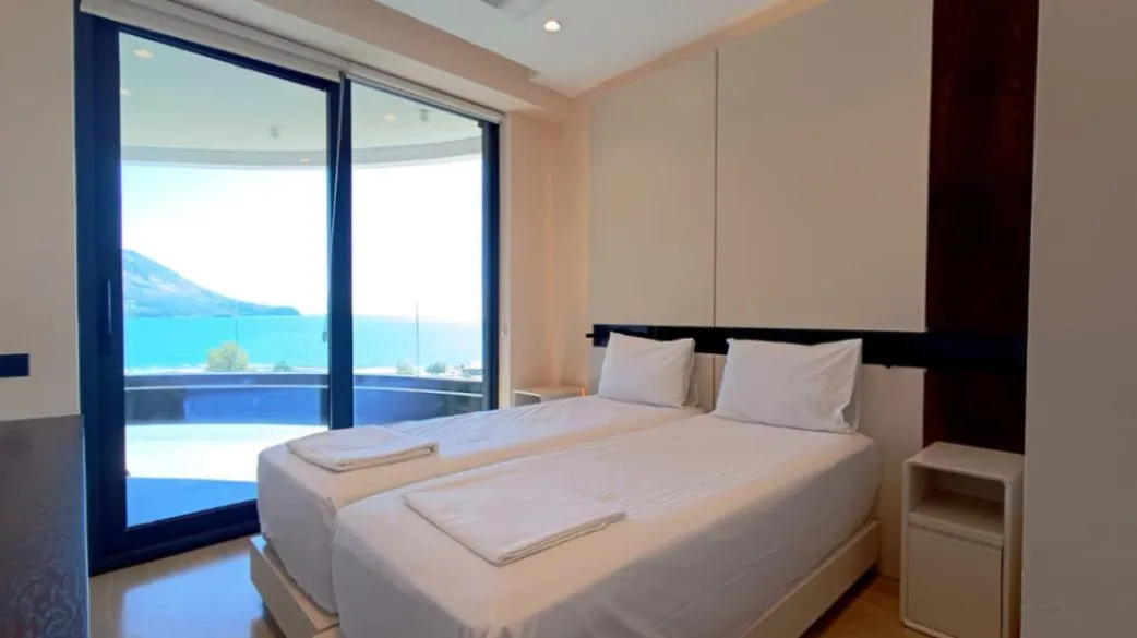 Izdavanje, dvosoban stan, 77m², Bečići, Budva