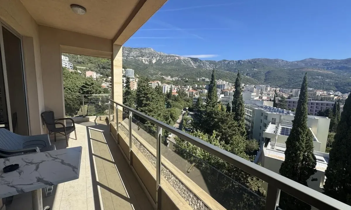 Rent, three bedroom apartment, 115m², Bečići, Budva