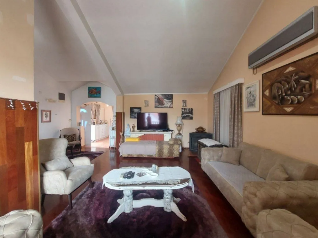 Izdavanje, dvosoban stan, 120m², Seljanovo, Tivat