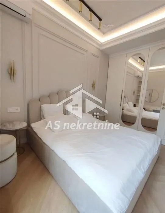 Prodaja, četvorosoban stan, 100m², Vračar Sve Podlokacije, Beograd