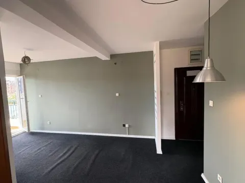 Izdavanje, jednosoban stan, 39m², Stari Aerodrom, Podgorica - image 2