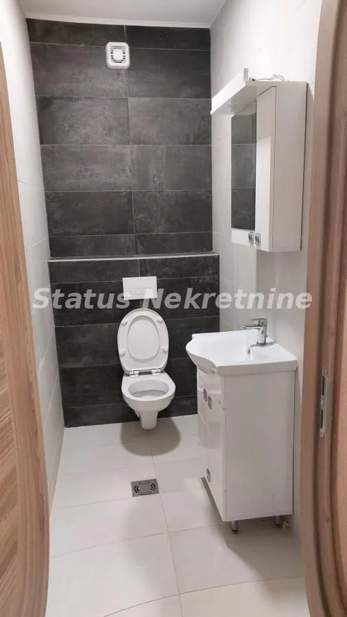 Prodaja, trosoban stan, 78m², Petrovaradin, Novi Sad