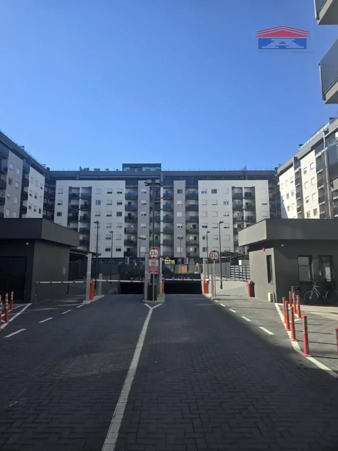 Rent, parking/garage, 12m², Novo naselje, Novi Sad