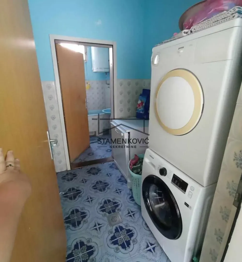 Prodaja, kuća, 187m², Sremska Mitrovica, Srbija