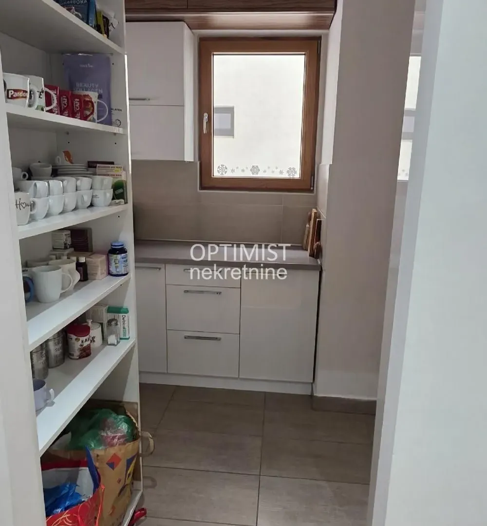 Prodaja, trosoban stan, 106m², Zemun Sve Podlokacije, Beograd