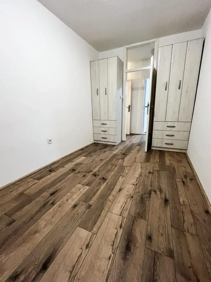 Izdavanje, dvosoban stan, 75m², Blok 6, Podgorica