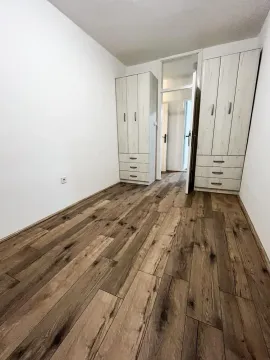 Izdavanje, dvosoban stan, 75m², Blok 6, Podgorica - image 2