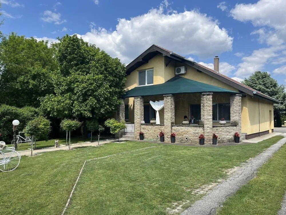 Prodaja, kuća, 456m², Palić, Subotica