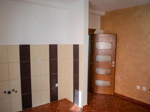 Prodaja, stan, 39m², Herceg Novi, Crna Gora - image 2
