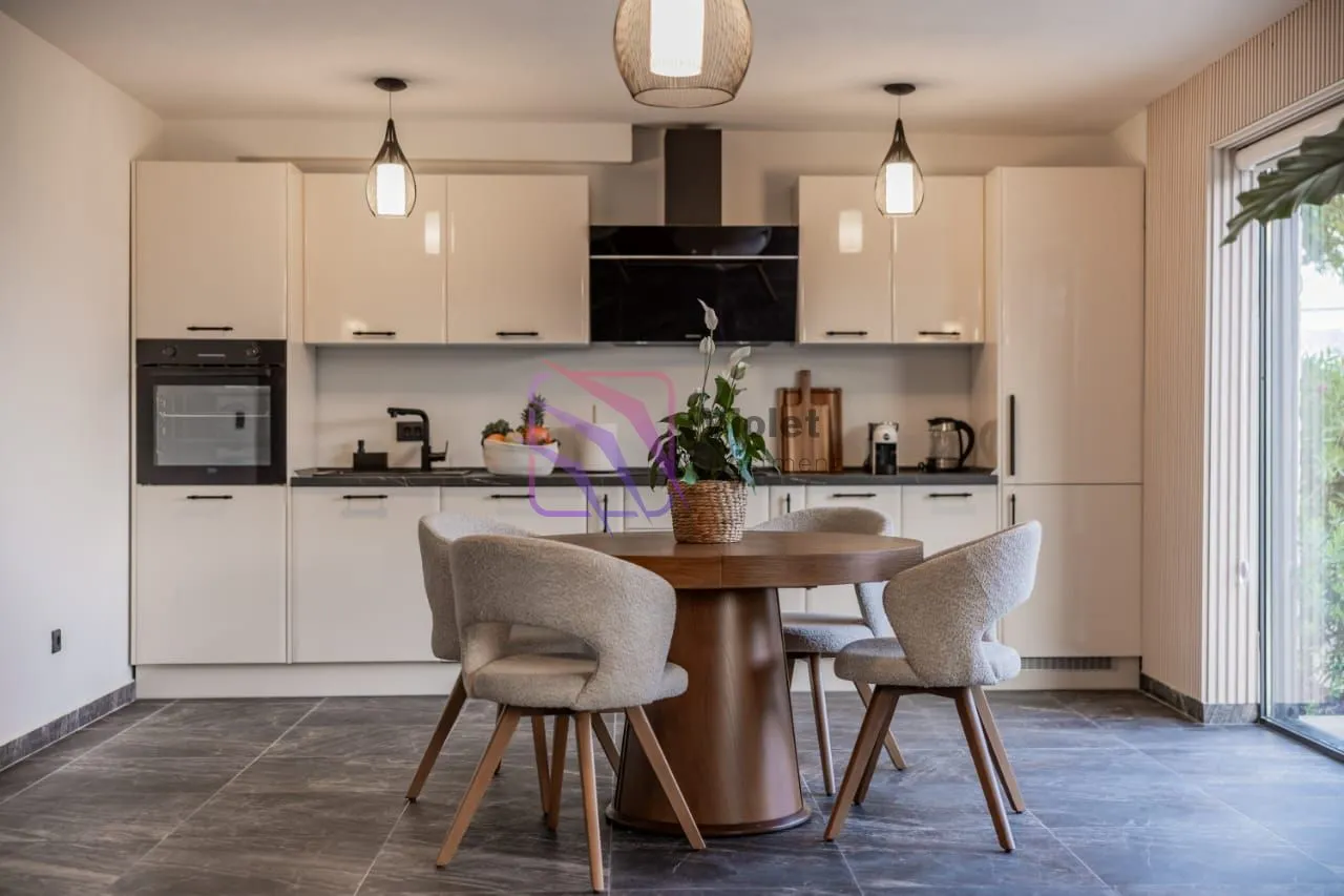 Sale, apartment, 300m², Markovići, Budva