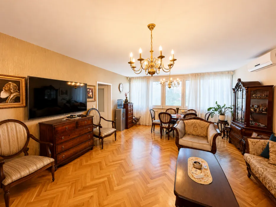 Prodaja, četvorosoban stan, 120m², Zvezdara Sve Podlokacije, Beograd