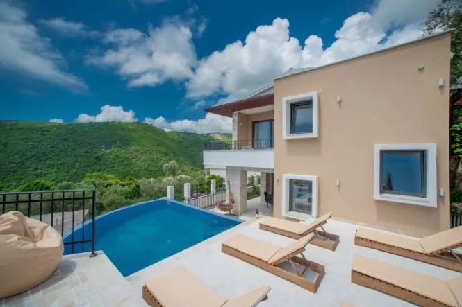 Sale, house, 170m², Bečići, Budva