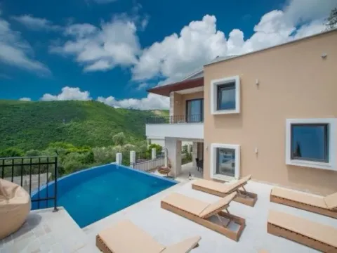 Sale, house, 170m², Bečići, Budva