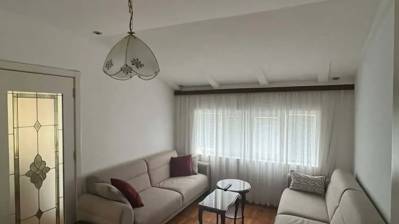 Izdavanje, jednosoban stan, 75m², Centar, Tivat