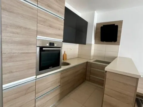 Izdavanje, jednosoban stan, 54m², City Kvart, Podgorica - image 5