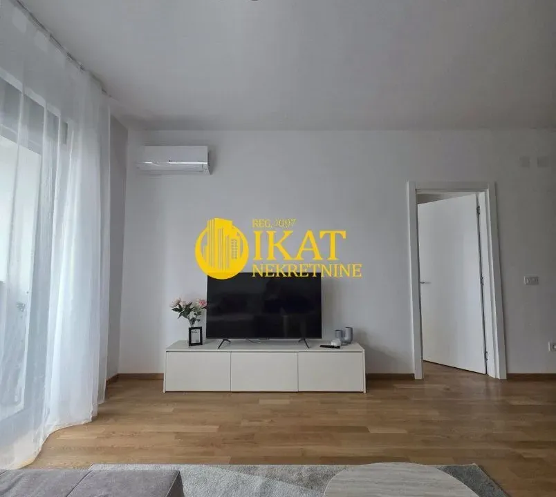 Izdavanje, dvosoban stan, 65m², Bežanijska Kosa 3, Bežanijska Kosa Sve Podlokacije