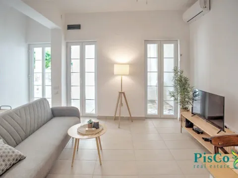 Sale, four bedroom apartment, 200m², Herceg Novi, Crna Gora - image 4