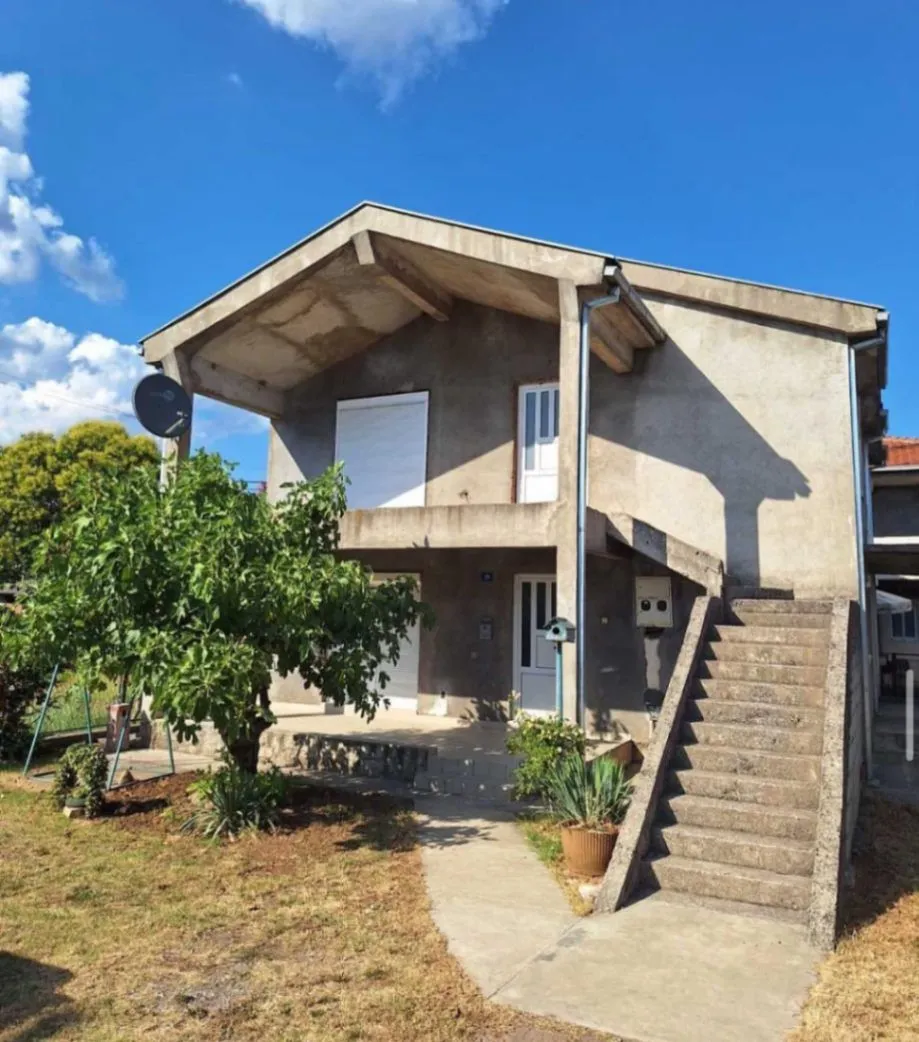 Sale, house, 240m², Zagorič, Podgorica