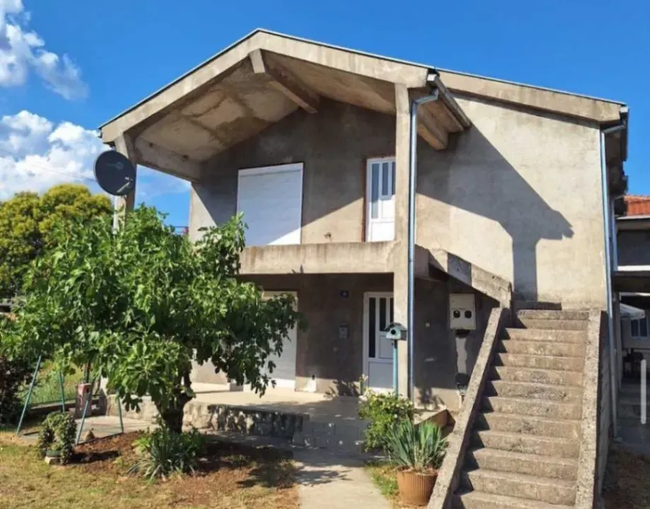 Prodaja, kuća, 240m², Zagorič, Podgorica