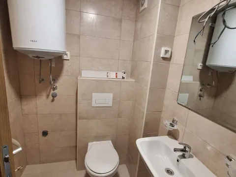 Prodaja, jednosoban stan, 41m², Stari Aerodrom, Podgorica - image 9