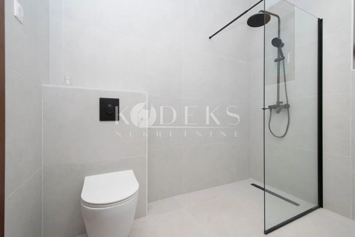 Rent, four bedroom apartment, 220m², Vezirov Most, Podgorica