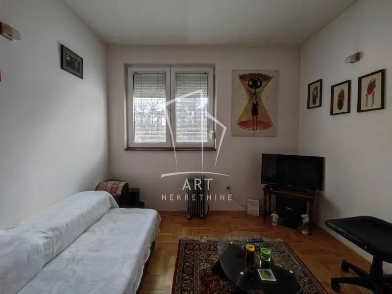 Sale, three bedroom apartment, 69m², Karaburma, Palilula Sve Podlokacije