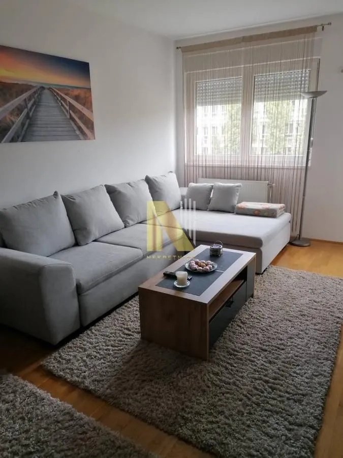 Izdavanje, jednosoban stan, 40m², Bulevar Oslobodjenja, Novi Sad Sve Podlokacije