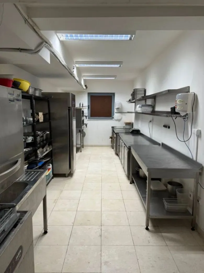 Prodaja, poslovni prostor, 490m², Budva, Crna Gora