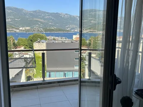 Izdavanje, dvosoban stan, 1m², Budva, Crna Gora - image 13