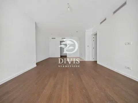 Sale, four bedroom apartment, 132m², Vračar Hram, Vračar Sve Podlokacije - image 5