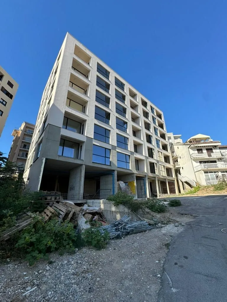 Prodaja, dvosoban stan, 105m², Bečići, Budva