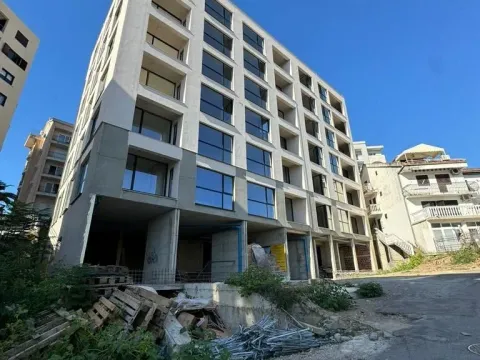 Prodaja, dvosoban stan, 105m², Bečići, Budva - image 1