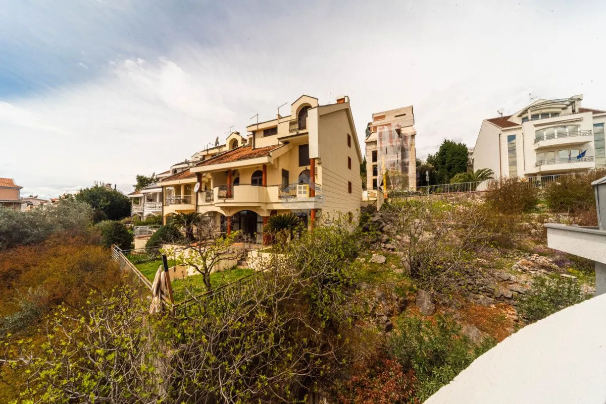 Rent, one bedroom apartment, 54m², Gorica C, Podgorica
