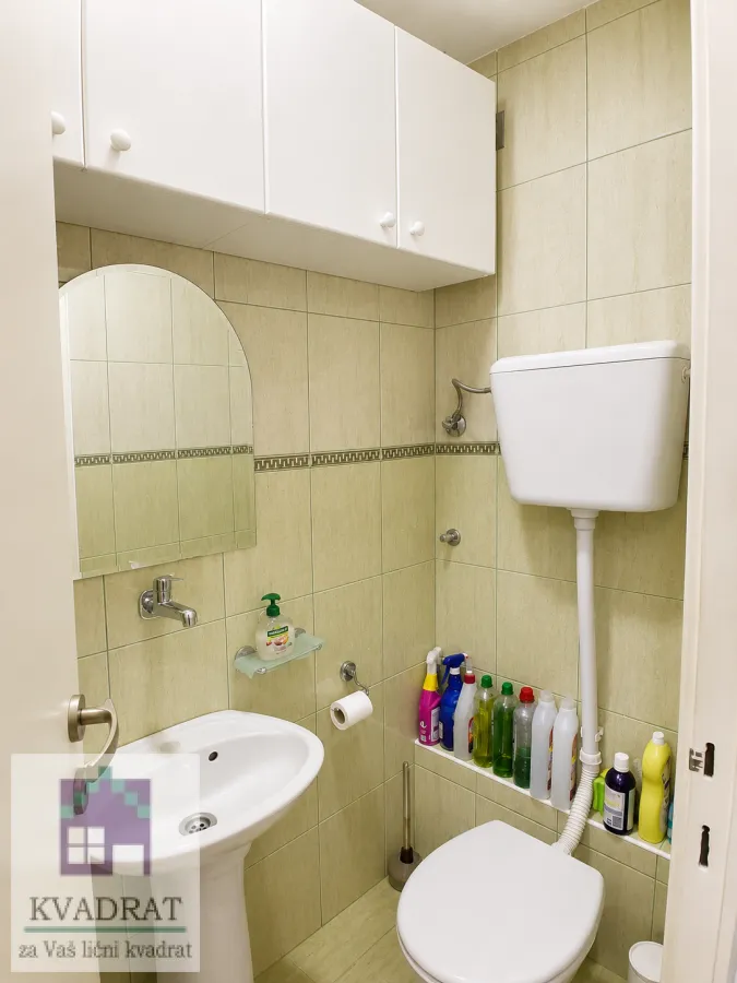 Prodaja, trosoban stan, 80m², Novo naselje, Novi Sad