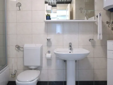 Sale, three bedroom apartment, 90m², Sveti Stefan, Budva - image 17