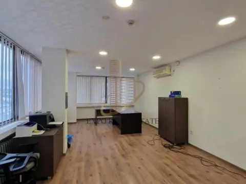 Prodaja, poslovni prostor, 315m², Palilula Sve Podlokacije, Beograd - image 8