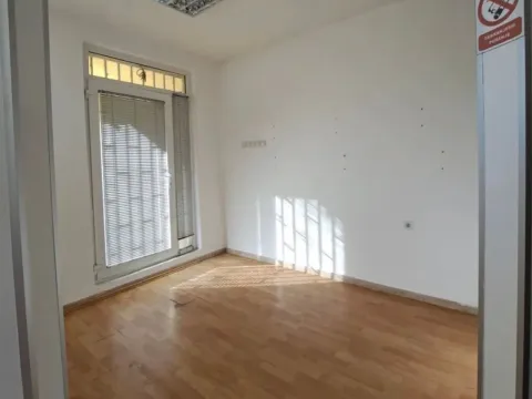 Rent, office space, 60m², Stara Varoš, Podgorica - image 4