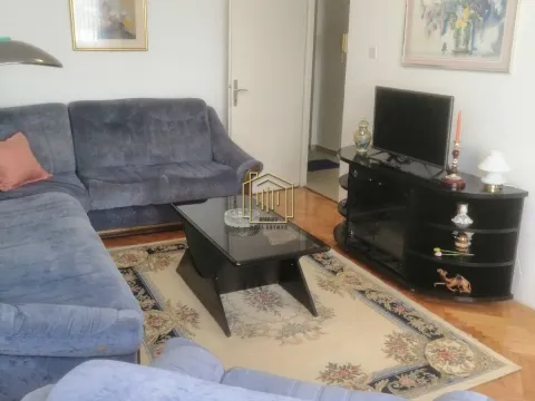 Izdavanje, jednosoban stan, 50m², Tuški Put, Podgorica - image 2