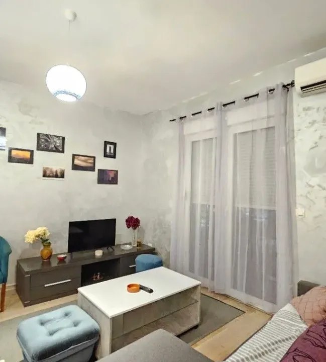Izdavanje, dvosoban stan, 60m², City Kvart, Podgorica