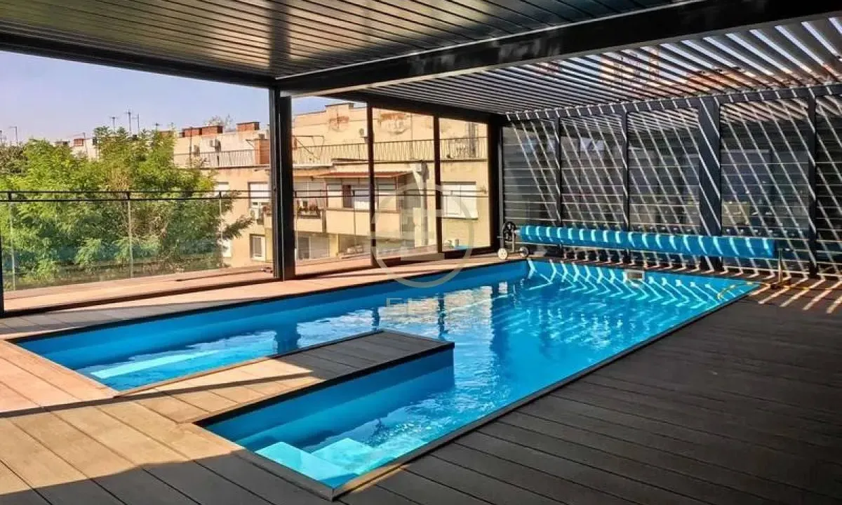 Sale, four bedroom apartment, 240m², Adamovićevo Naselje, Novi Sad Sve Podlokacije