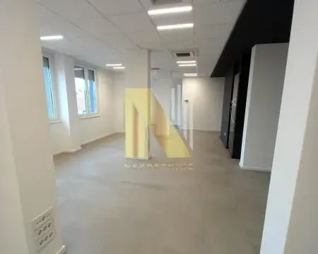 Prodaja, poslovni prostor, 259m², Bulevar Evrope, Novi Sad Sve Podlokacije - image 2