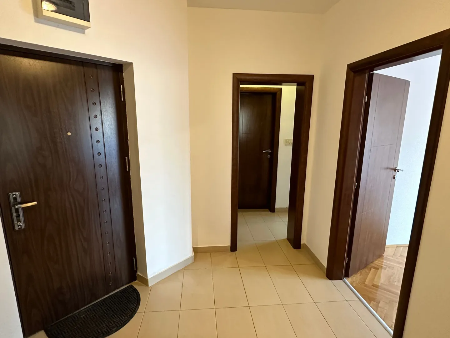 Izdavanje, dvosoban stan, 80m², Igalo, Herceg Novi